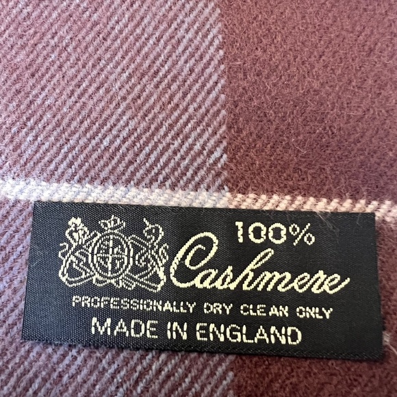 100% Cashmere Plaid Fringe Made in England Scarf - Picture 4 of 4